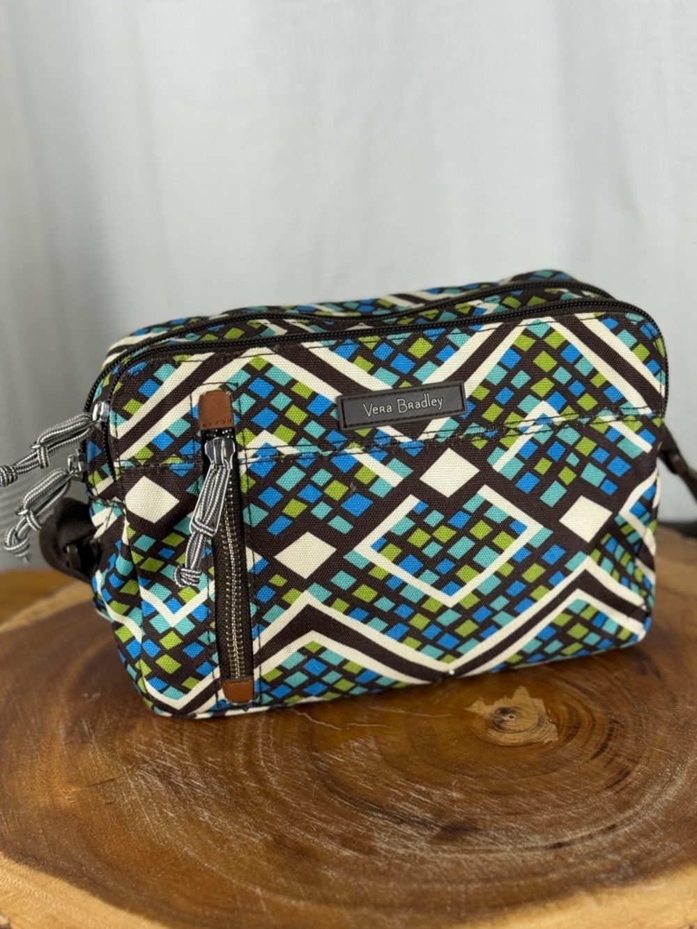 VERA BRADLEY On The Horizon - Lighten Up Crossbody Bag - Rain Forest Pattern